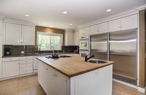 Sonoma House | Stay at Roche Winery's Sonoma Vineyard Retreat