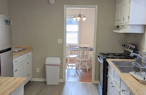 Center Point House | Stay at The Sparrow - 14 minutes to downtown