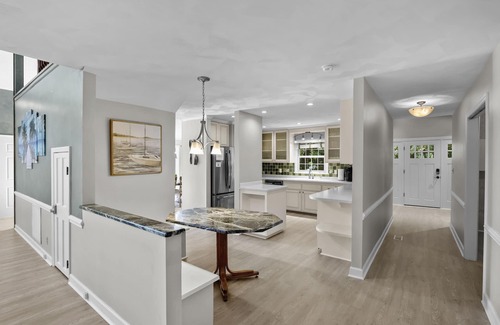 Mayhew House | Stay Awhile by AvantStay | Lakefront + Pool, Dock