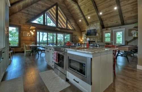 Blue Ridge Cabin | Stay Awhile | Free Night Offer!
