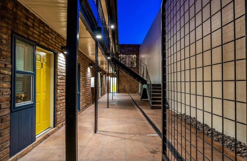 Camelback East Apartment | ~Stay Awhile Studio~ A Clean & Modern Urban Oasis
