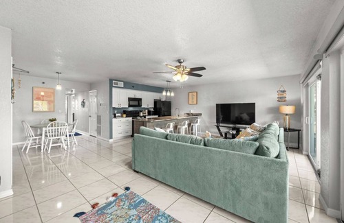 Indian Shores Condo | Stay. Beach. Repeat.