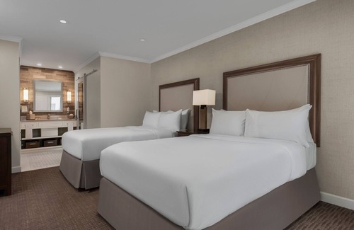 Napa Hotel | Stay Close to Black Stallion Winery! 2 Relaxing Units w/Kitchen & FREE Parking!
