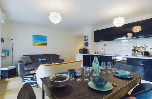 La Baule-Escoublac Apartment | Stay for 4 – Near Station & Lajarrige – Large Terrace