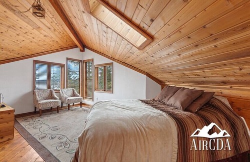 Coeur d'Alene House | Stay Here! Echo Bay Eagle`s Nest - Lake Views + Mountain Living! Sleeps 8