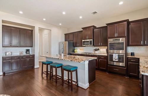 Klein House | Stay In Luxury In Large Family Home