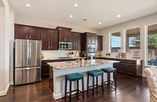 Klein House | Stay In Luxury In Large Family Home