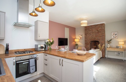 North Shields House | Stay in our stylish 2-bedroom apartment at Balmoral Gardens, North Shields