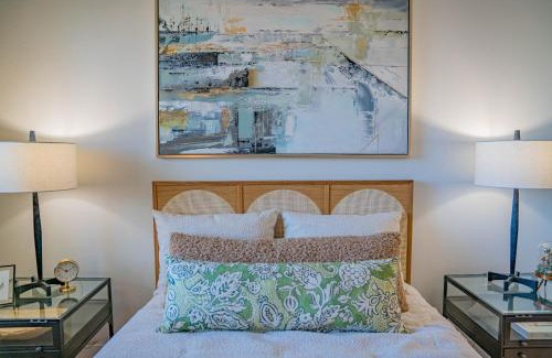 Desert View Village Apartment | Stay in Phoenix - Minutes to Mayo & Shopping - Pool - Parking - S134