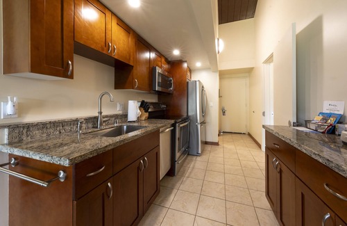Princeville Hotel | Stay in Style in Princeville! 4 Relaxing Units, Swimming Pool, Full Kitchen!