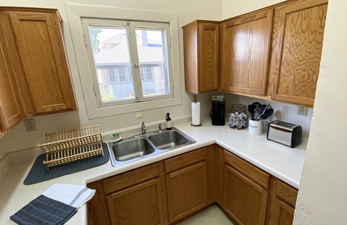 Jefferson City House | Stay In The Center of It All at Parker's Place