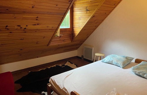 Esterre Ski Chalet | Stay in the heart of the mountains cosy chalet just a stone's throw from the ski resorts