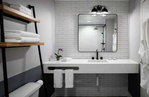 Cambridge Hotel | Stay in the Heart of Cambridge- Pet Friendly