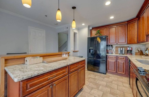 Rolling Mill Hill Apartment | Stay in the heart of Downtown - Walk to Broadway!