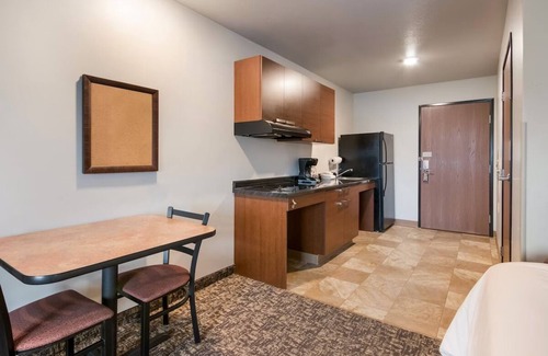 St. George House | Stay in the Heart of St. George – 3 Units by Zion & Trails