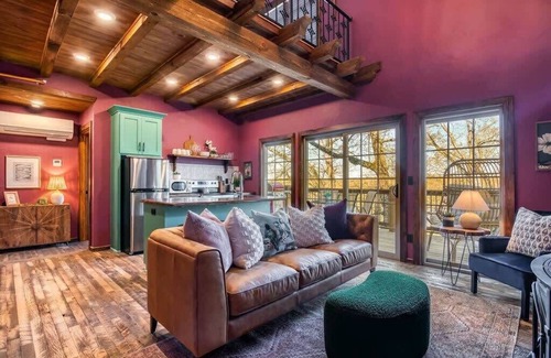 Branson Cabin | Stay in the Tree House! One of a Kind Experience!