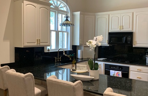 Oxford House | Stay like a Local! Historic district