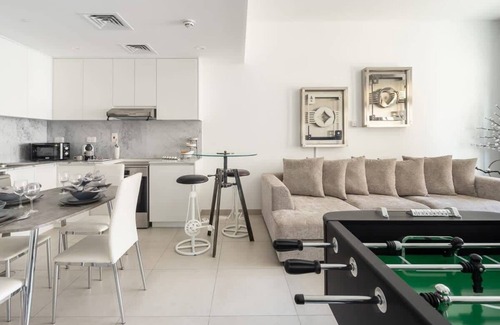 Umm Suqeim 3 Apartment | Stay Limitless in 1BR Apt near to Jumeirah Beach!