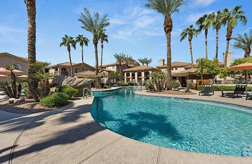 Tempe Apartment | Stay Near ASU & Mill Avenue - Pool, Gym & Free Parking - 2041