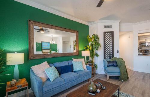 Tempe Apartment | Stay Near ASU & Mill Avenue - Pool, Gym & Free Parking - 2041