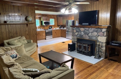 Hartstown Other | Stay on a live operating maple syrup farm!