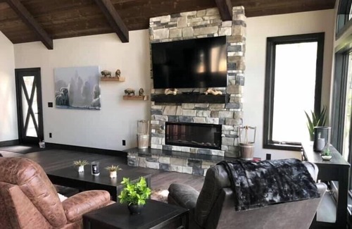 Prudenville Cabin | Stay on the beautiful Houghton Lake