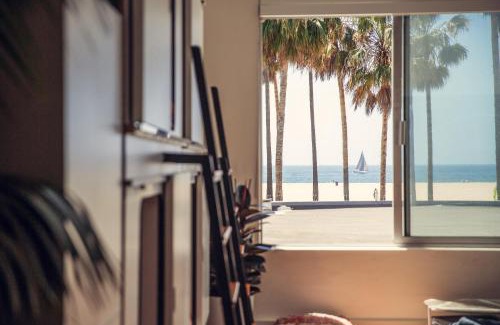 Venice Hotel | STAY OPEN Venice Beach