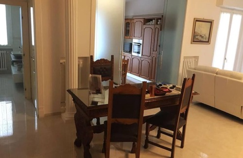 Desenzano del Garda Apartment | Stay overnight in a luxurious apartment, central location within walking distance of the lake