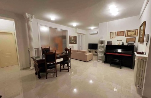 Desenzano del Garda Apartment | Stay overnight in a luxurious apartment, central location within walking distance of the lake