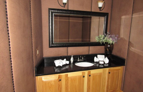 The Galena Territory Cabin | Stay & play at the largest rental in Jo Daviess County, the Eagle's Nest