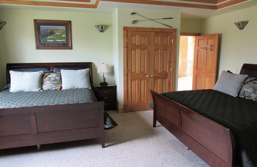 The Galena Territory Cabin | Stay & play at the largest rental in Jo Daviess County, the Eagle's Nest