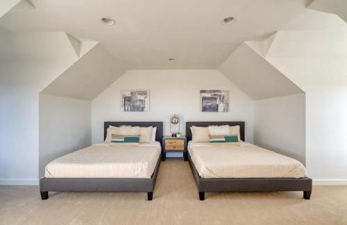 North Tabor House | Stay Portland - Outstanding N Tabor Townhouse Compound Sleeps 16