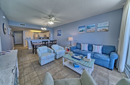 Long Beach Condo | Stay right on the Beach! 5 pools 3 hot tubs Large balcony Beautiful sunsets