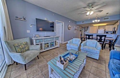 Long Beach Condo | Stay right on the Beach! 5 pools 3 hot tubs Large balcony Beautiful sunsets