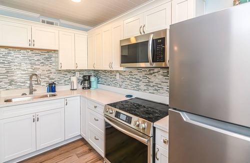 Gulf Shores Condo | Stay Salty at the Salty Stingray