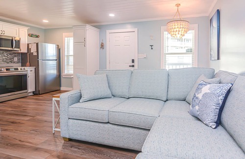 Gulf Shores Condo | Stay Salty at the Salty Stingray