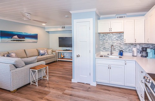 Gulf Shores Condo | Stay Salty at the Salty Stingray