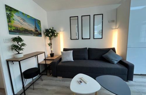Croissy-Beaubourg Apartment | Stay & Smile Croissy, 2 parkings