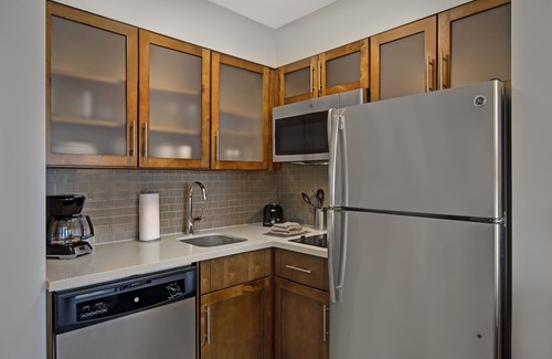 Sterling Heights Hotel | Staybridge Suites Sterling Heights -Detroit Area by IHG