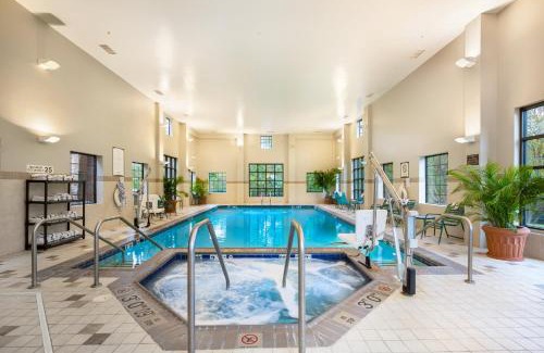 Chesapeake Hotel | Staybridge Suites Chesapeake-Virginia Beach by IHG