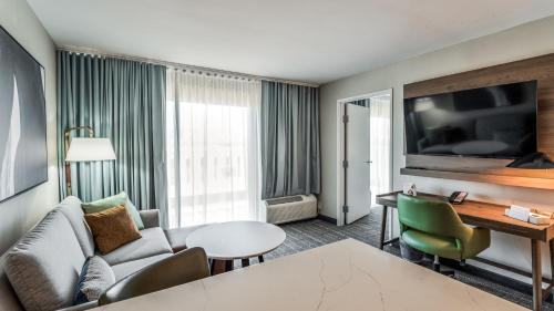 Dallas Hotel | Staybridge Suites Dallas Market Ctr Love Field by IHG