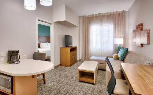 Gainesville Hotel | Staybridge Suites - Gainesville I-75 by IHG