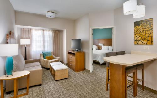 Gainesville Hotel | Staybridge Suites - Gainesville I-75 by IHG