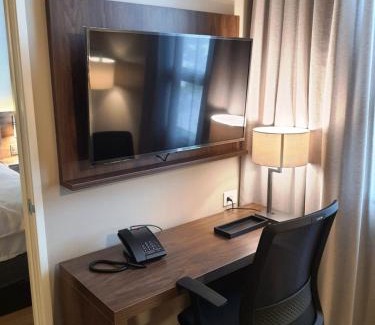 Financial District Hotel | Staybridge Suites - Guadalajara Novena by IHG