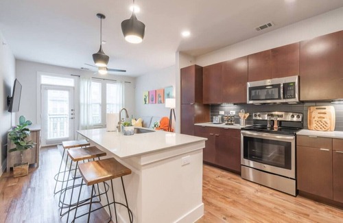 King William Apartment | Staycation | Children's Hospital | Near Riverwalk