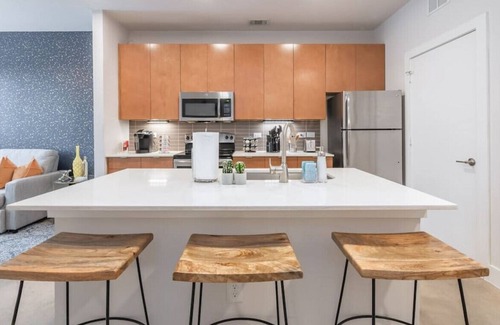 King William Apartment | Staycation|Close to Downtown|Pearl|Coffee+Tea