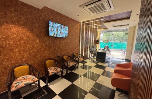 Haridwar Hotel | Staygo Amantran Ganga Hotel Near Hari Ki Pauri 700 Meter