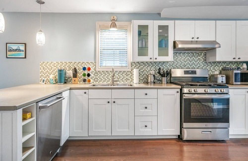 Crystal Beach Cottage | Staying at an awesome cottage. You betcha!