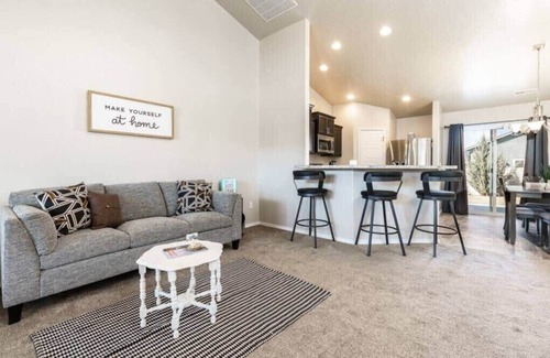 Meridian House | #StayinMyDistrict Meridian Near Roaring Springs
