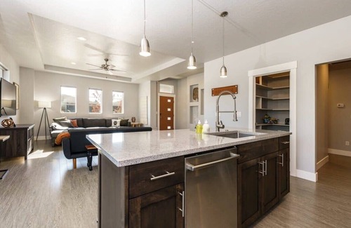 Meridian House | #StayinMyDistrict Modern & Stylish Meridian Home